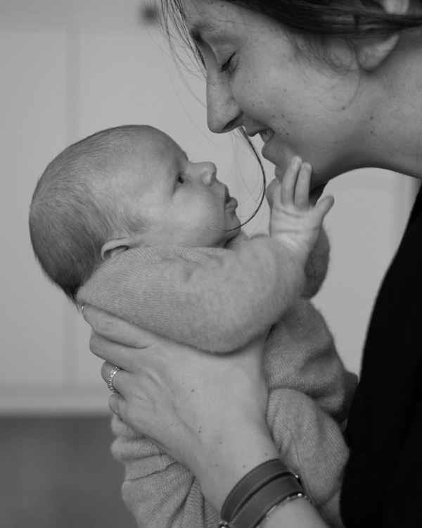 L'impact des premiers jours sur la santé mentale parentale